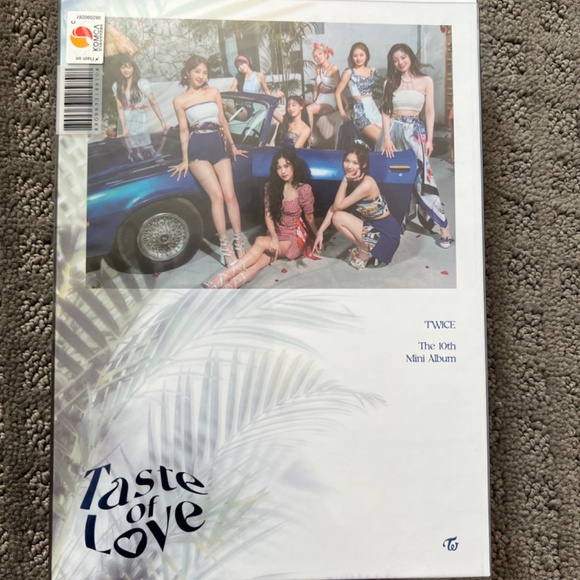 Twice Taste of Love Album and Extras - Picture 3 of 9